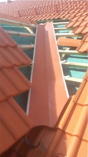 Úžľabie – pozink farebný